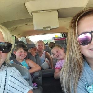 Meet your Posher, Mora